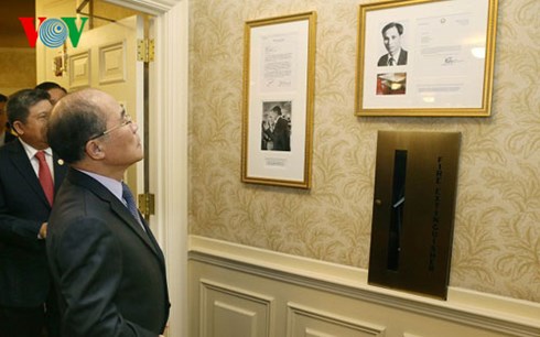 ประธานรัฐสภาเหงียนซิงหุ่งเยือนสถานที่ที่ประธานโฮจิมินห์เคยพำนักอาศัยในสหรัฐ